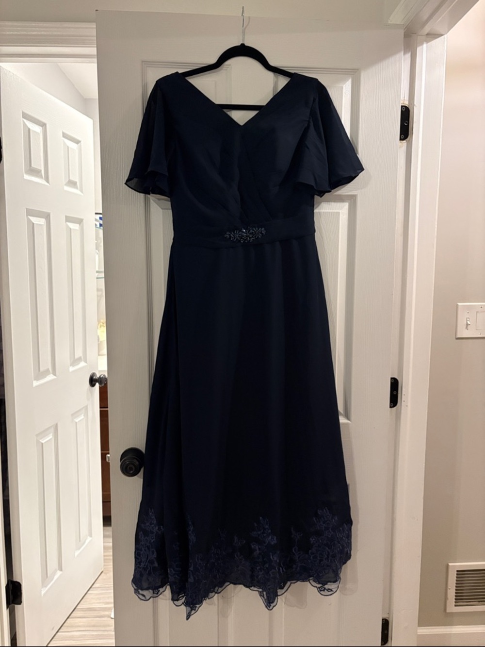 ✨BRAND NEW✨V-NECK GOWN